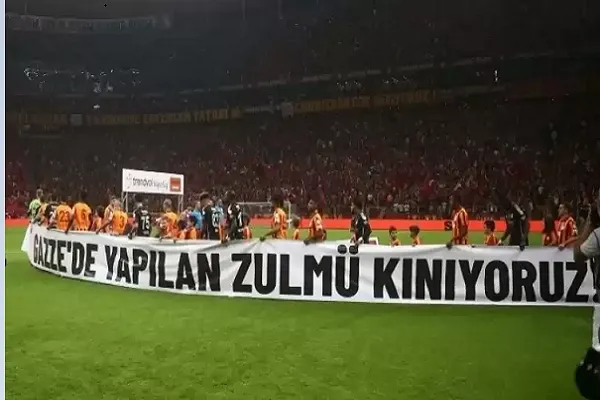 Qalatasaray-Beşiktaş derbisində Fələstinə dəstək