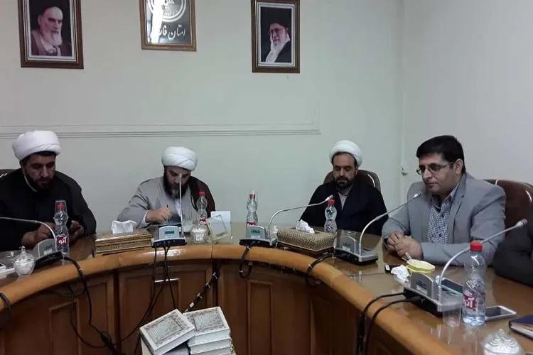 جبهه هنری انقلاب تشكیل شود