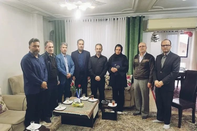دیدار جهادگران دانشگاهی گیلان با خانواده معظم شهید ناوچه دنا