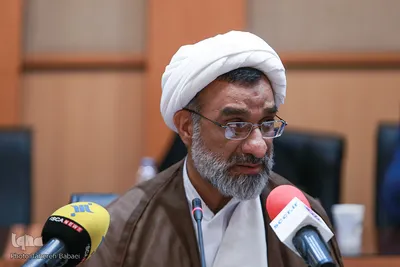 حجت‌الاسلام عبدالحسین خسروپناه، معاون علوم انسانی و هنر دانشگاه آزاد اسلامی  در رونمایی از کتاب «نظریه اسلامی رشد انسان»