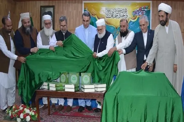 رونمایی از دو ترجمه پشتو قرآن در پیشاور + عکس
