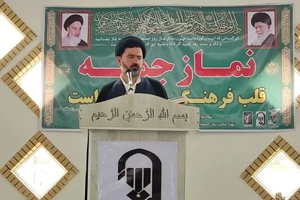 نگاه کارفرمایان به کارگر باید نگاه انسانی و شخصیتی باشد