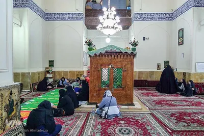 سفره صلوات در بقعه امامزاده بی بی خدیجه(س) شیراز‎‎