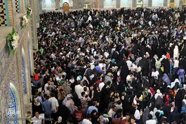 حرم مطهر رضوی در شب میلاد حضرت رضا(ع)