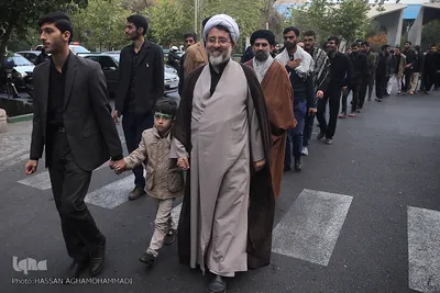 دسته عزاداری دانشجویان از دانشگاه تهران تا حسینیه امام خمینی (ره)