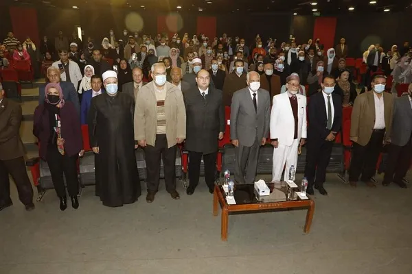 مصر: محافظ الجيزة يكرم 120 متسابقاً من حفظة القرآن