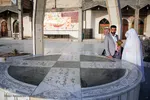 مراسم عقد زوج‌های جوان در آستان علی‌بن مهزیار اهوازی 