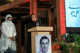 سهیلا جوادی در یادبود علی سلیمانی (همسرش)