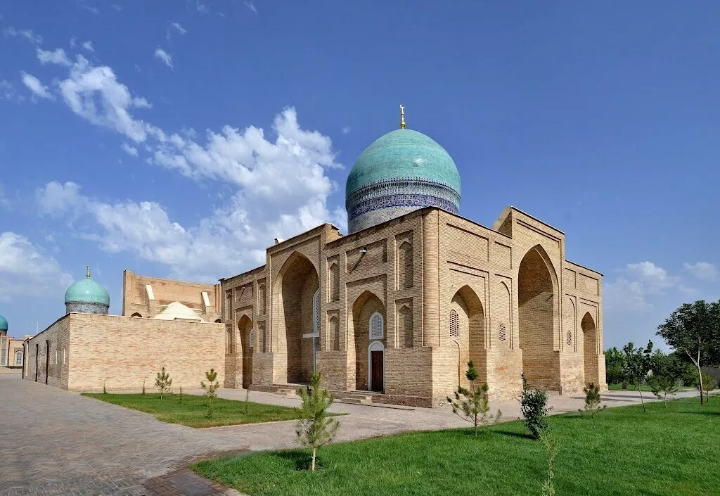 Taşkent’teki “Hz. İmam” külliyesine kısa bir bakış