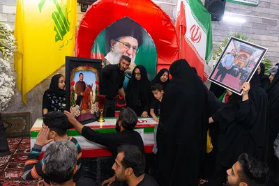 مراسم وداع با پیکر شهیدان مصطفی امینی و عبدالحسین شیخ‌کوپایی در اصفهان