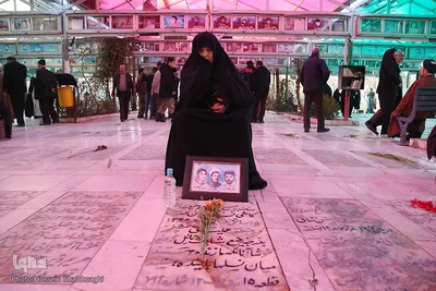 مراسم گلباران و عطرافشانی مزار مطهر شهدا در قم