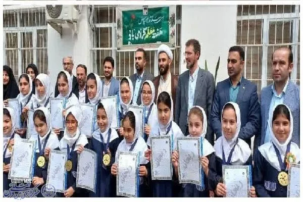 معلمان و دانش‌آموزان حامی طرح اکرام در ساری تجلیل شدند