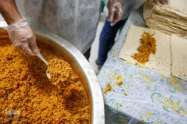 کرونا از شیراز می‌رود، مهربانی می‌ماند