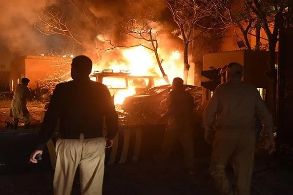 Pakistan'da patlama: 10 ölü, 39 yaralı