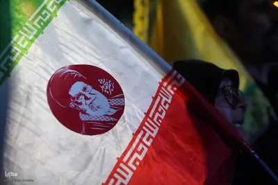 پای کار انقلاب