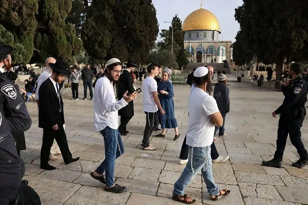 Extremist Settlers Continue Provocations at Al-Aqsa Mosque Under Protection of Israeli Forces