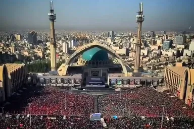 فیلم | تصاویر هوایی از حضور باشکوه مردم در مراسم نماز بر پیکر رهبر شهید انقلاب