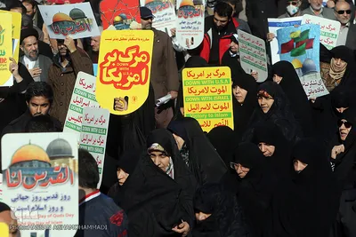  راهپیمایی نمازگزاران تهرانی در محکومیت اعلام  انتقال پایتخت رژیم صهیونیستی از «تل‌آویو» به «بیت‌المقدس» توسط رئیس جمهور آمریکا
