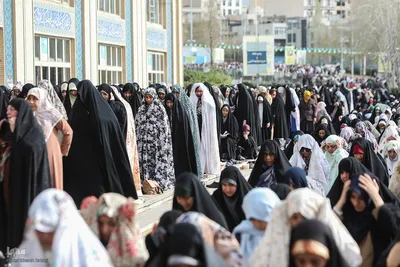 اقامه نماز عید فطر به امامت رهبر معظم انقلاب اسلامی در مصلای امام خمینی (ره)