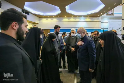 دیدار رئیس مجلس شورای اسلامی با خانواده شهدای حرم شاهچراغ(ع)