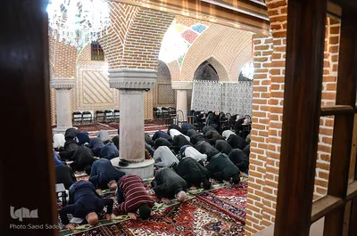 رسیدگی چهره به چهره به مشکلات مردم توسط امام جمعه تبریز‎‎