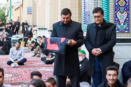 تعویض پرچم حسینیه اعظم زنجان‎‎