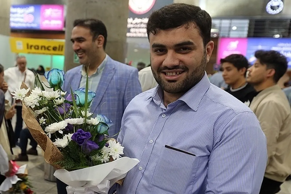 Iranian Memorizer Leaves for Algeria to Attend Int’l Quran Contest  