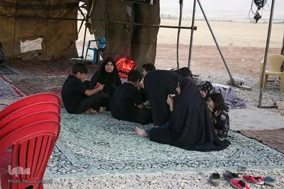 پذیرایی موکب روستایی سنگ‌سفید شازند از زائران حسینی