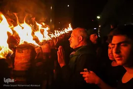 حسینیه ایران؛ آیین مشعل‌گردانی نجفی‌های مقیم مشهد