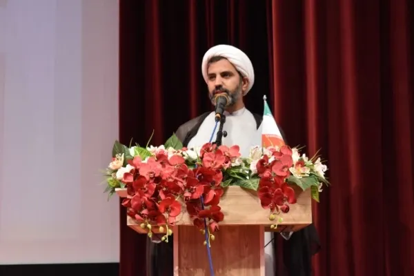 ولایت‌مداری؛ پیام مهم مکتب فاطمی برای دانشجویان