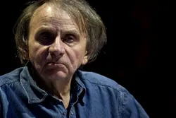 Muungano wa Misikiti Wamshitaki Mwandishi wa Riwaya Mfaransa Michel Houellebecq