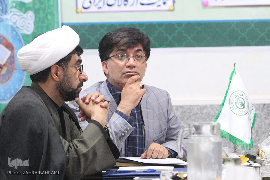 نخستین نشست هم‌اندیشی مدیران موسسات قرآنی اراک/عکاس:زهرا بهرامی