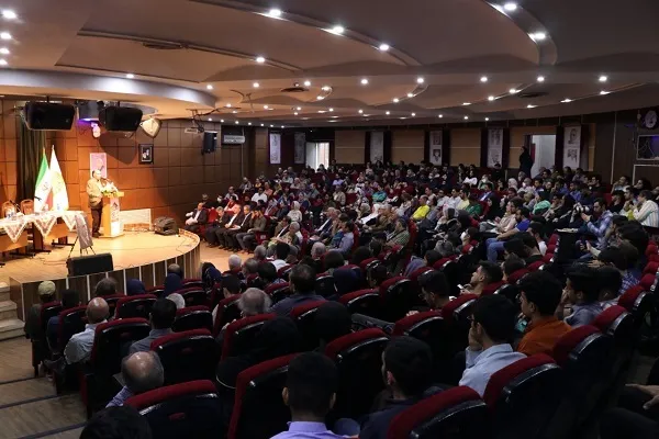 اسلامی ندوشن عصاره‌ای از فرهنگ و تمدن ایرانی است