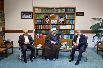 دیدار وزیر امور خارجه با امام جمعه تبریز