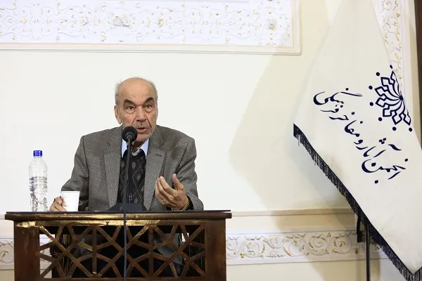 «اقبال لاهوری» مسلمانی مدرن است/ جمع اسلام و جهان؛ مهم‌‌ترین کوشش اقبال