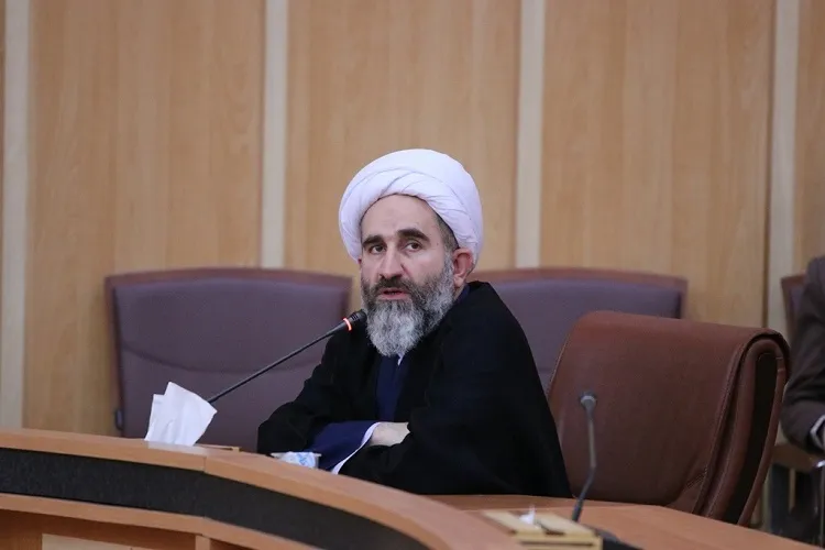 یار امام زمان مستضعفان را یاری می کند