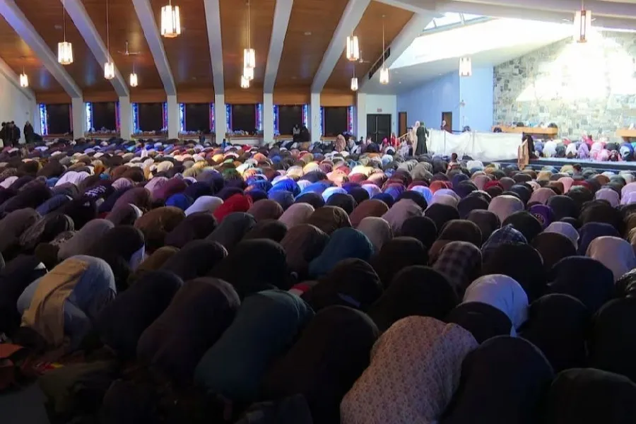 Bagong Moske sa St. John's Pinagsama-sama ang mga Muslim para sa mga Pagdaral ng Eid