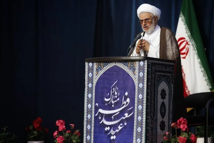 رمز موفقیت امت اسلامی وحدت و همدلی است