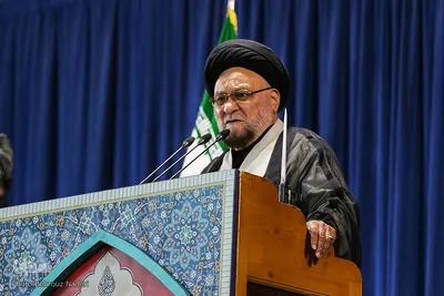 مراسم عزاداری و نماز ظهر عاشورا در اصفهان‎