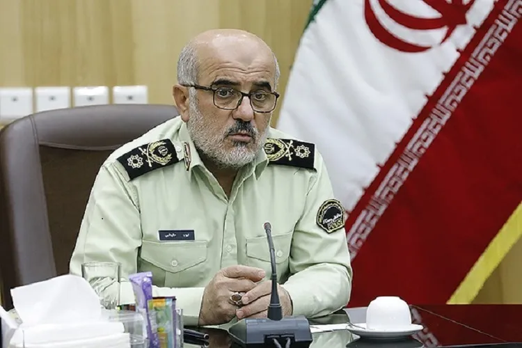 نیروی انتظامی خود را در تراز انقلاب اسلامی تعریف کند