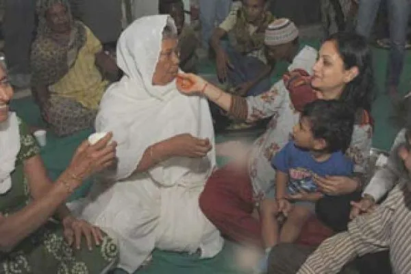 ৩৪ বছর ধরে নিষ্ঠার সঙ্গে রমজান পালন করছেন এক হিন্দু বৃদ্ধা