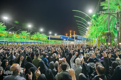 مراسم تحویل سال نو در حرم امام حسین(ع)