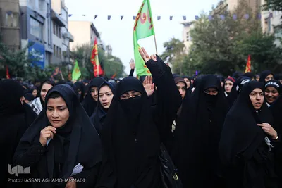 دسته عزاداری دانشجویان از دانشگاه تهران تا حسینیه امام خمینی (ره)