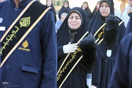 آیین تعویض پرچم گنبد حرم مطهر حضرت شاهچراغ (ع)