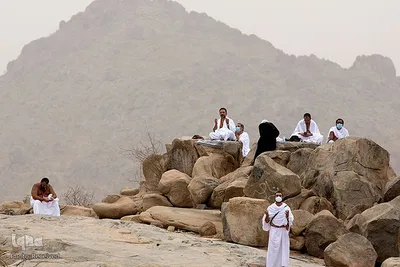 Pilger auf dem Weg zum Berg Arafat