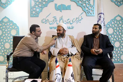 حجت‌الاسلام علی شاهسونی، مدیر موسسه قرآنی بیت الاحزان در غرفه ایکنا 