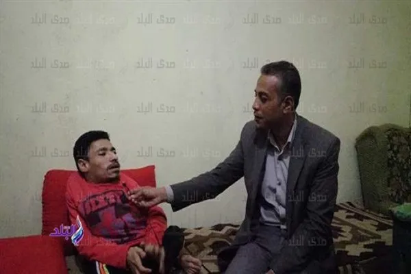 مطالباً بعودة الكتاتيب..حكاية محفظ مصري يتحدى الإعاقة بحفظ القرآن