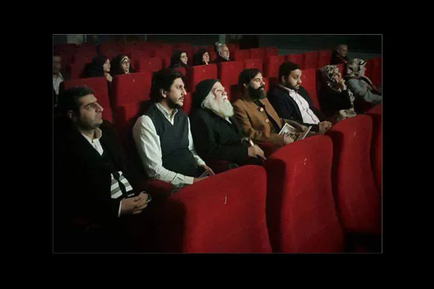 علامه حکیمی «مهدی که به دنیا آمد» را در سینما حقیقت دید