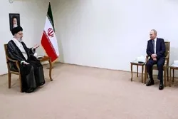 Dijumpai Putin, Ayatullah Khamenei Komentari Perang Ukraina dan Serukan Pengusiran Pasukan AS