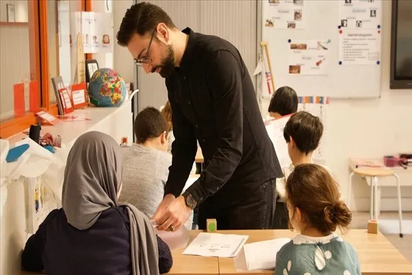رغم التحديات.. المدارس الإسلامية في هولندا على قائمة التميّز